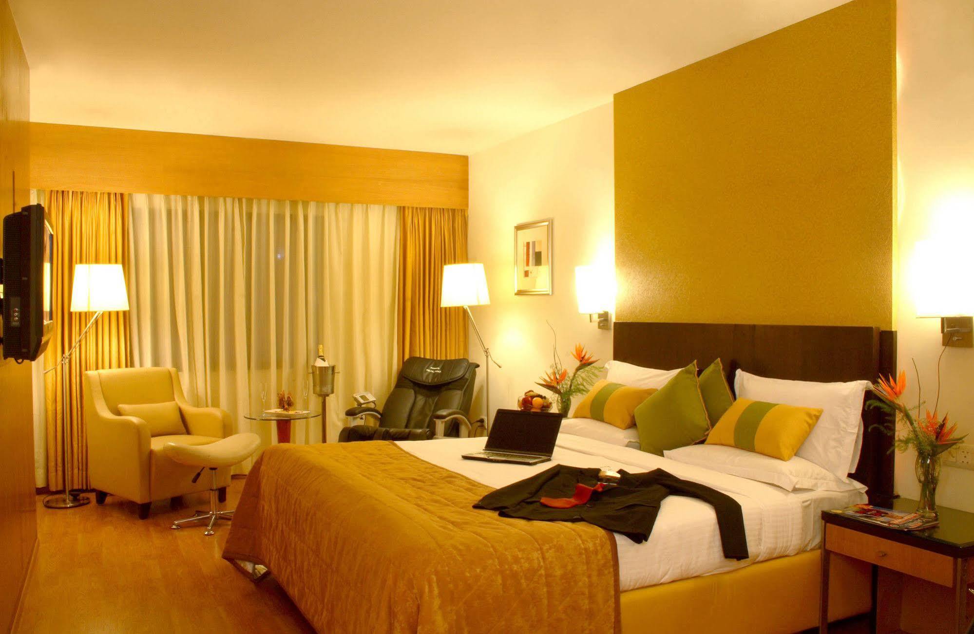 Hampshire Plaza Otel Haydarabad Dış mekan fotoğraf